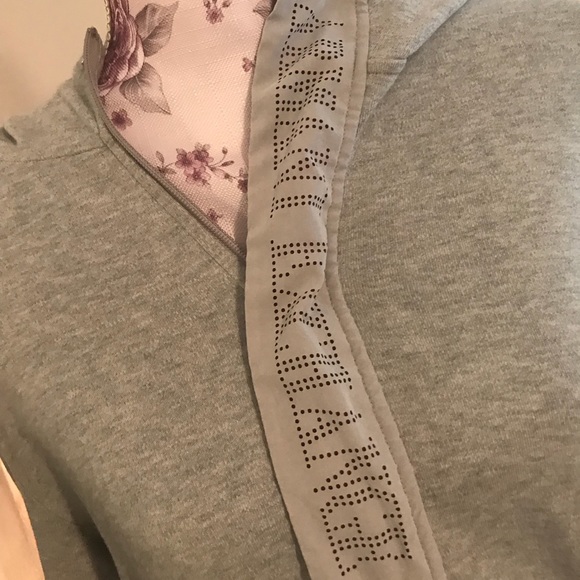 Vintage Armani Exchange Sweatshirt - Picture 2 of 4